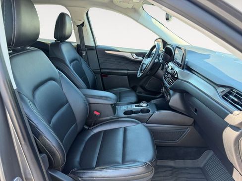 Used 2021 Ford Escape Titanium AWD/4WD image 24