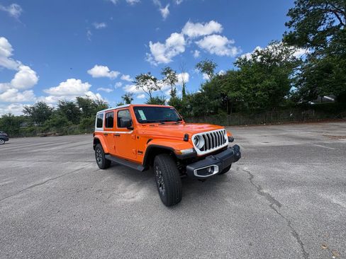 New 2026 Jeep Wrangler Sahara w/ Whitecap Package AWD/4WD image 7