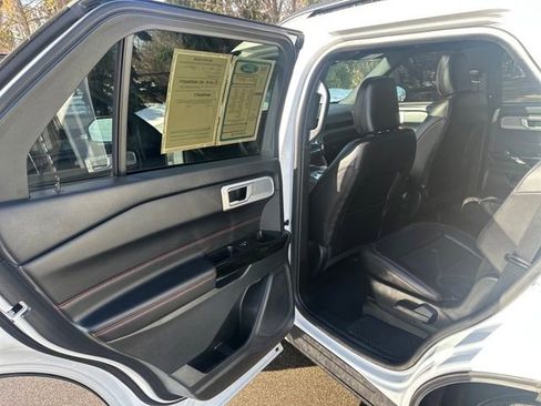 Used 2023 Ford Explorer ST-Line w/ Class IV Trailer Tow Package image 29