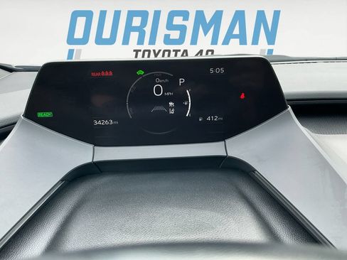 Used 2024 Toyota Prius LE FWD image 5