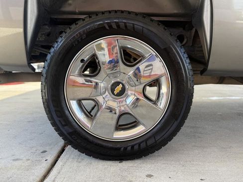 Used 2009 Chevrolet Silverado 1500 LT w/ Regional Value Package image 11