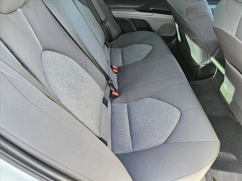Used 2022 Toyota Camry LE image 18