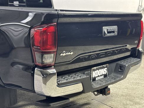 Used 2023 Toyota Tacoma SR5 AWD/4WD image 37