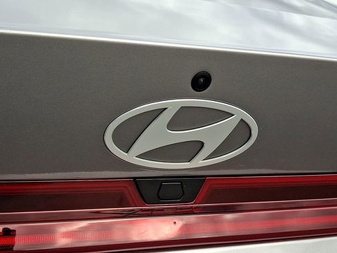 Certified 2024 Hyundai Elantra SEL w/ Convenience Package image 29