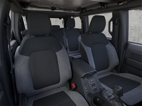 New 2025 Ford Bronco 4-Door image 9