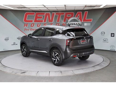 New 2026 Nissan Kicks SV w/ SV Premium Package image 4