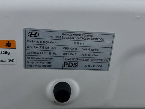 Used 2018 Hyundai Elantra GT Sport w/ Sport Tech Package 04 image 21