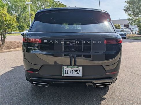 Used 2025 Land Rover Range Rover Sport AWD/4WD image 5