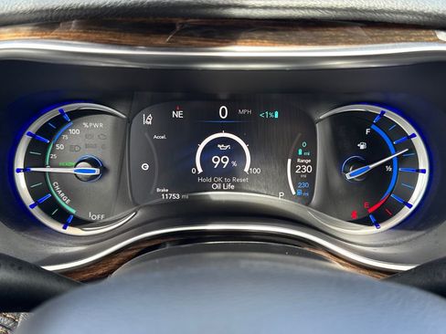 Certified 2022 Chrysler Pacifica Pinnacle FWD image 32