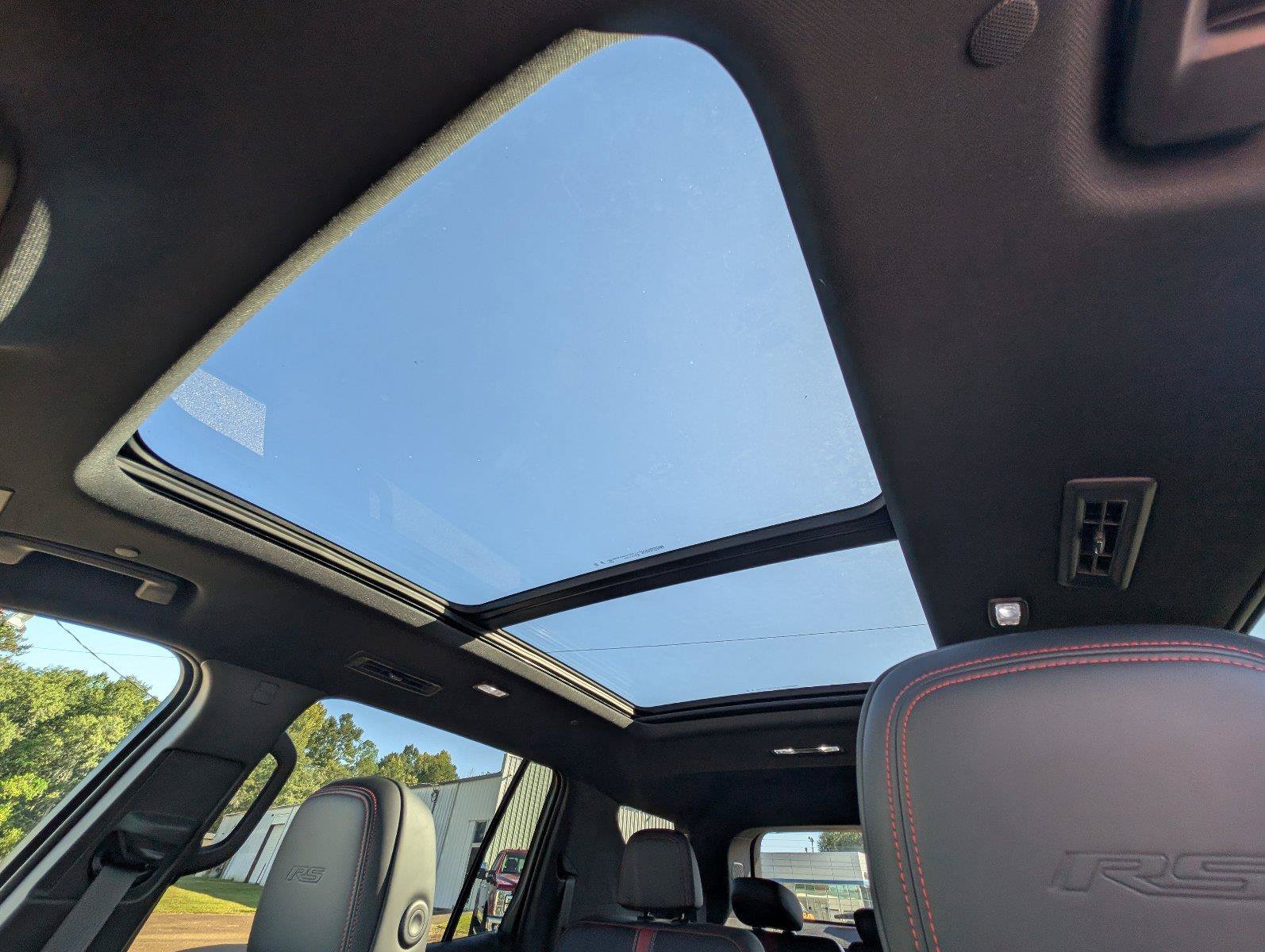 New 2027 Chevrolet Traverse RS FWD image 37
