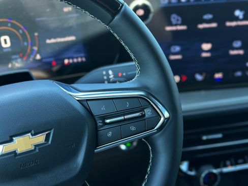 New 2025 Chevrolet Traverse LT w/ Enhanced Driving Package image 12