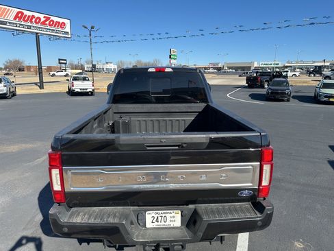 Used 2020 Ford F350 Limited image 4
