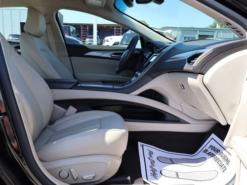 Used 2020 Lincoln MKZ w/ Convenience Package FWD image 25