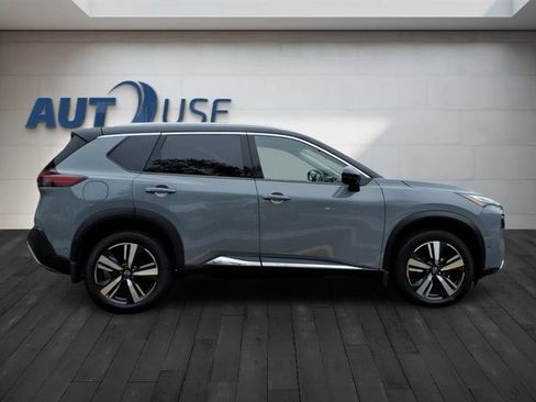 Used 2022 Nissan Rogue Platinum w/ Head-Up Display Package image 7