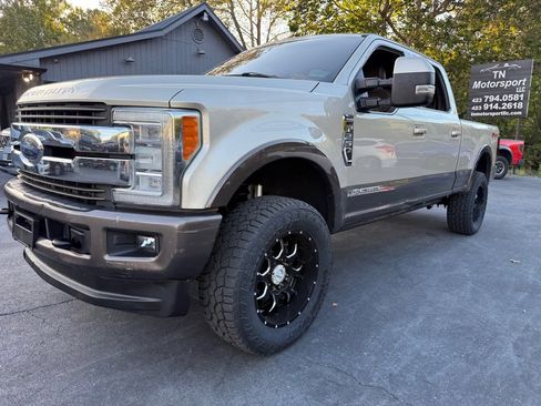 Used 2017 Ford F250 King Ranch w/ King Ranch Ultimate Package image 9