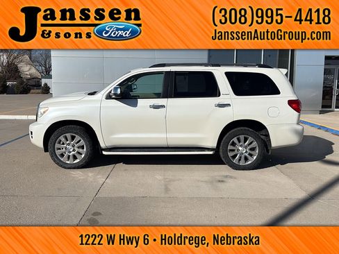 Used 2014 Toyota Sequoia Platinum image 1