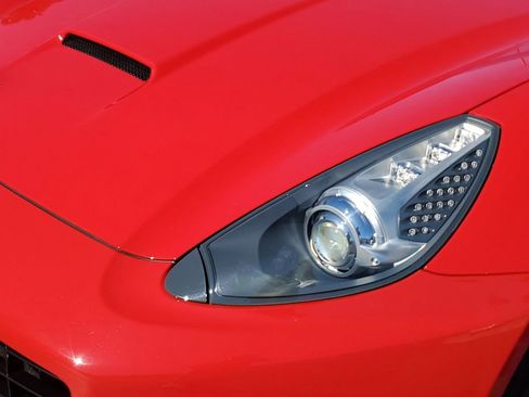 Used 2010 Ferrari California Spyder image 10