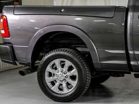 Used 2022 RAM 2500 Limited AWD/4WD image 6