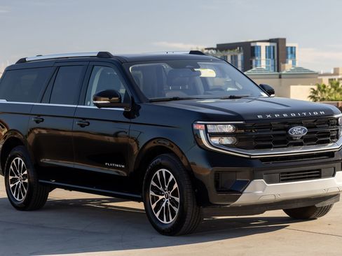 Used 2025 Ford Expedition Max Platinum image 3
