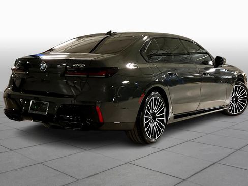 Certified 2025 BMW 760i xDrive 760i xDrive w/ Executive Package image 12