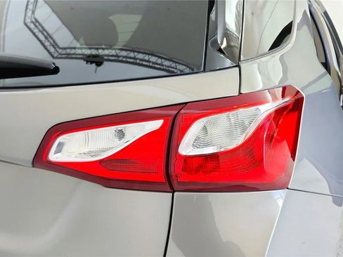 Used 2019 Chevrolet Equinox LT FWD image 27