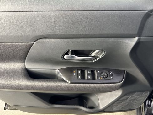 New 2025 Nissan Kicks SV w/ SV Premium Package image 21