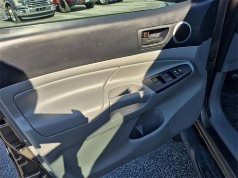 Used 2014 Toyota Tacoma 4x4 Double Cab w/ TRD Off-Road Package image 11