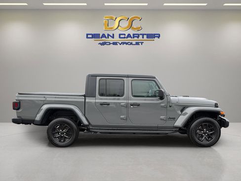 Used 2021 Jeep Gladiator Sport image 6