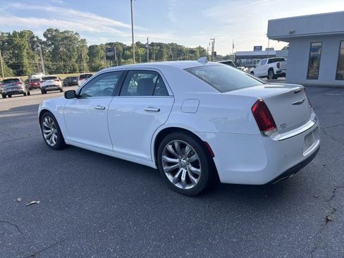 Used 2018 Chrysler 300 Limited w/ Safetytec Plus Group RWD image 5