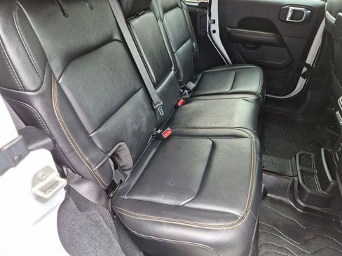 Used 2024 Jeep Wrangler Unlimited Sahara w/ Technology Group AWD/4WD image 26