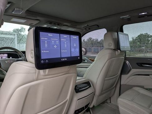 Used 2021 Cadillac Escalade Premium Luxury Platinum AWD/4WD image 17