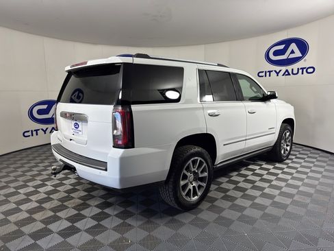 Used 2017 GMC Yukon Denali image 3