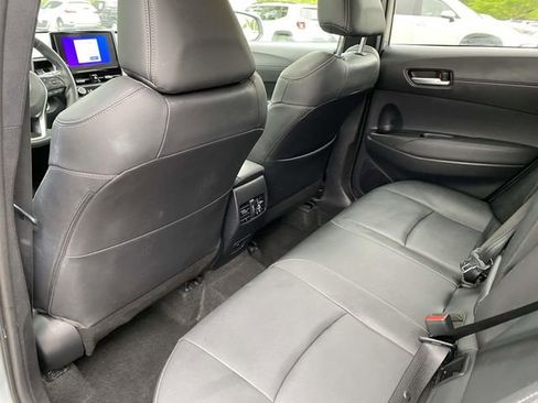 Used 2023 Toyota Corolla Cross XLE w/ Convenience Package FWD image 19