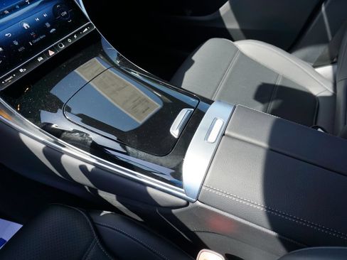 Certified 2025 Mercedes-Benz GLC 300 image 19