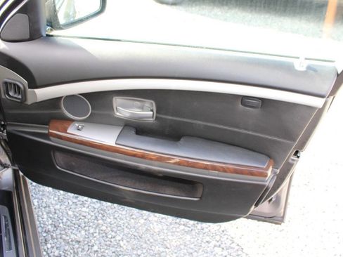 Used 2008 BMW 750i w/ Sport Pkg image 21