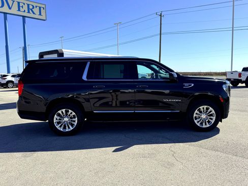 Used 2024 GMC Yukon XL SLT image 5