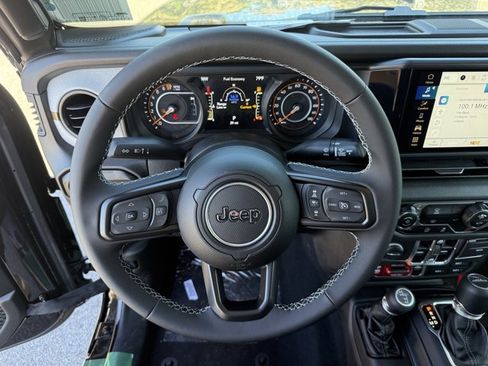 New 2025 Jeep Gladiator Willys image 7