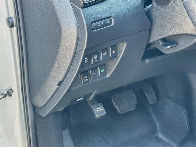 Used 2020 Nissan Rogue SV AWD/4WD image 10
