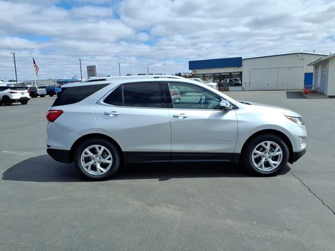 Used 2021 Chevrolet Equinox Premier AWD/4WD image 7