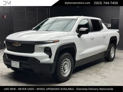 Used 2024 Chevrolet Silverado EV W/T AWD/4WD image 1