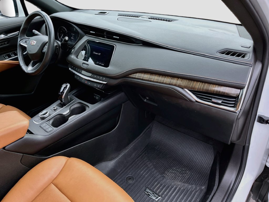 Certified 2023 Cadillac XT4 Premium Luxury FWD image 35