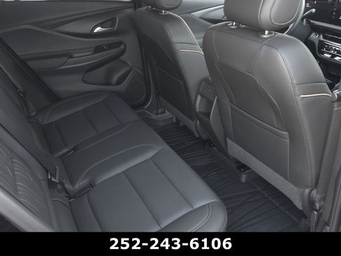 Used 2025 Buick Envista Avenir FWD image 34