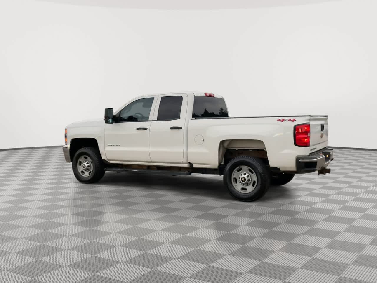 Used 2019 Chevrolet Silverado 2500 W/T AWD/4WD image 6