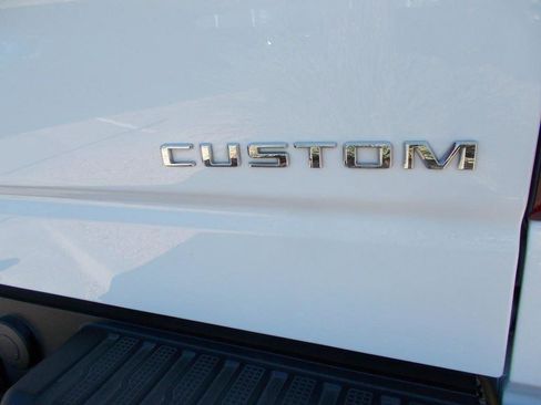 Used 2022 Chevrolet Silverado 1500 Custom image 9