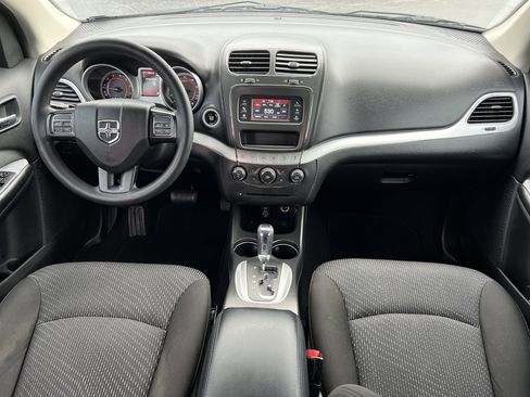 Used 2020 Dodge Journey SE image 23