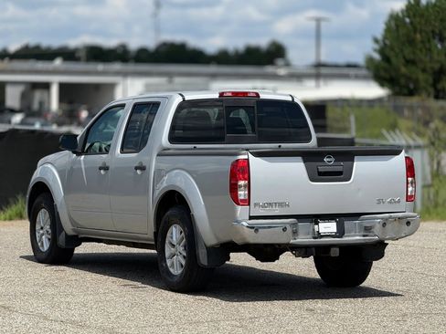 Used 2014 Nissan Frontier SV w/ SV Value Truck Package AWD/4WD image 10