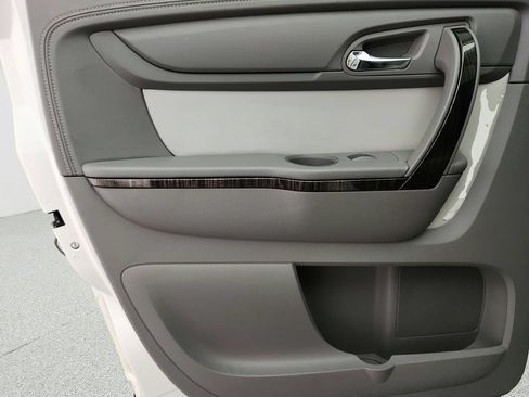 Used 2013 GMC Acadia SLT FWD image 29