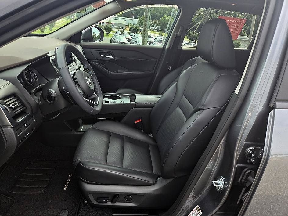 Certified 2023 Nissan Rogue SV w/ SV Premium B Package FWD image 12