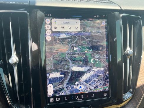 Used 2022 Volvo XC60 B6 Inscription w/ Advanced Package image 9