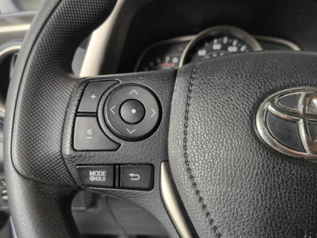 Used 2015 Toyota RAV4 XLE FWD image 40